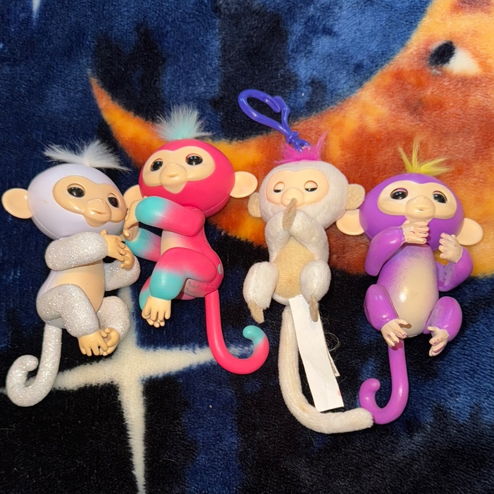 Fingerlings Finger Moneys